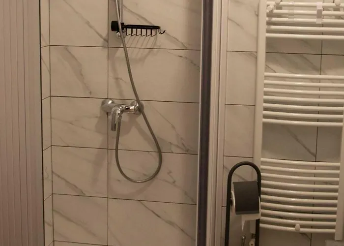 Fly Bed and Breakfast